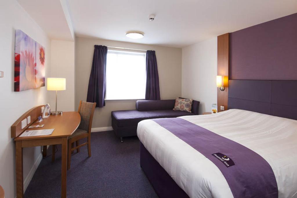 Dundee East Premier Travel Inn الغرفة الصورة