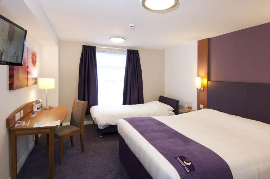 Dundee East Premier Travel Inn الغرفة الصورة