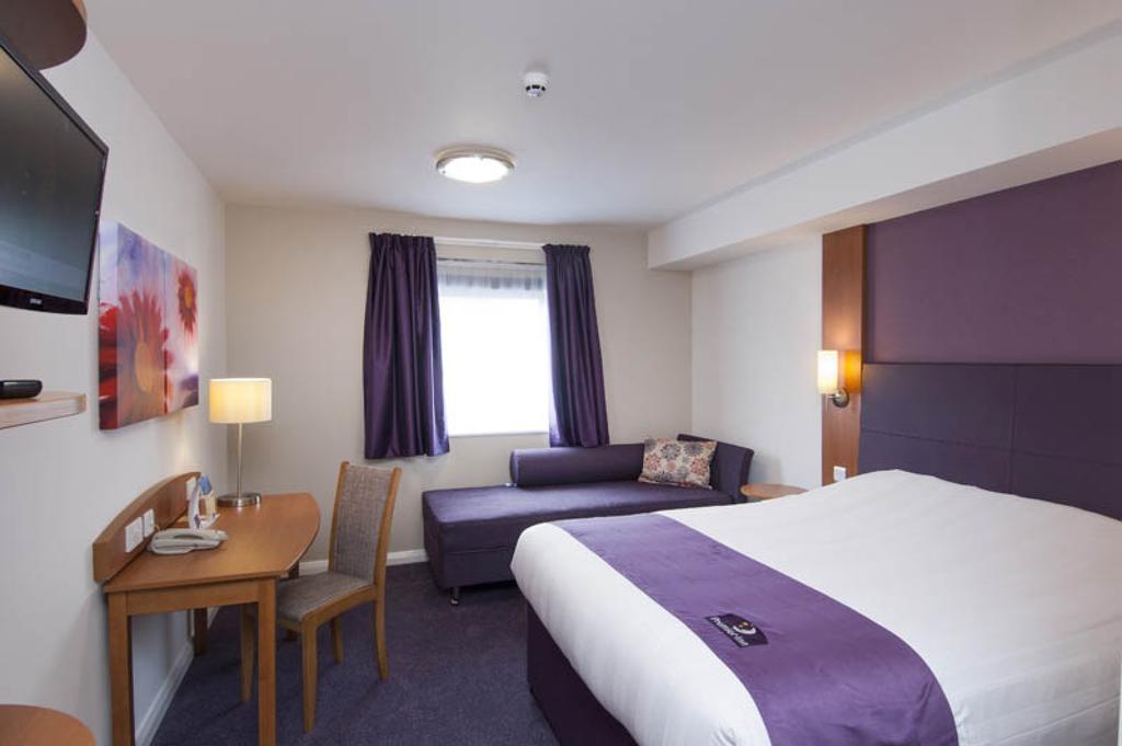 Dundee East Premier Travel Inn الغرفة الصورة
